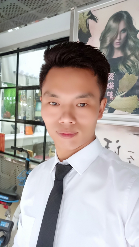 阳光男士的第一张照片--西安认干亲服务网